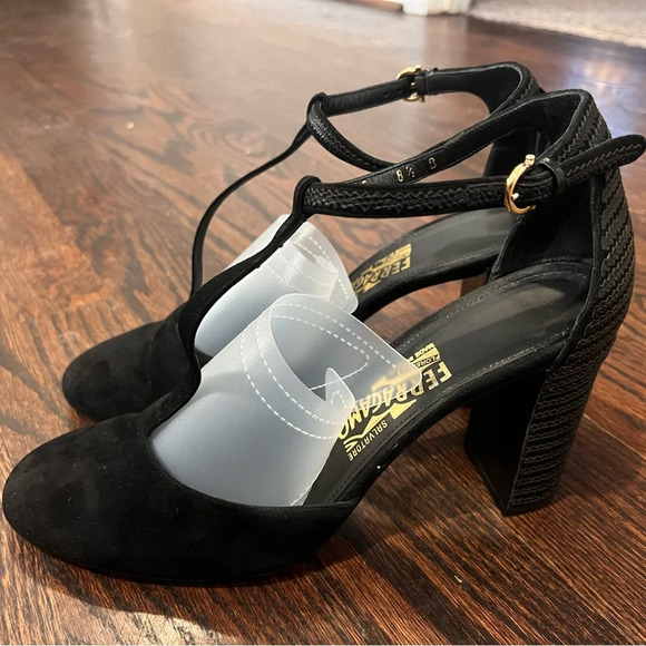 Salvatore Ferragamo Black Suede and Leather Fergie TStrap Pumps (Made in Italy) - Picture 8 of 12